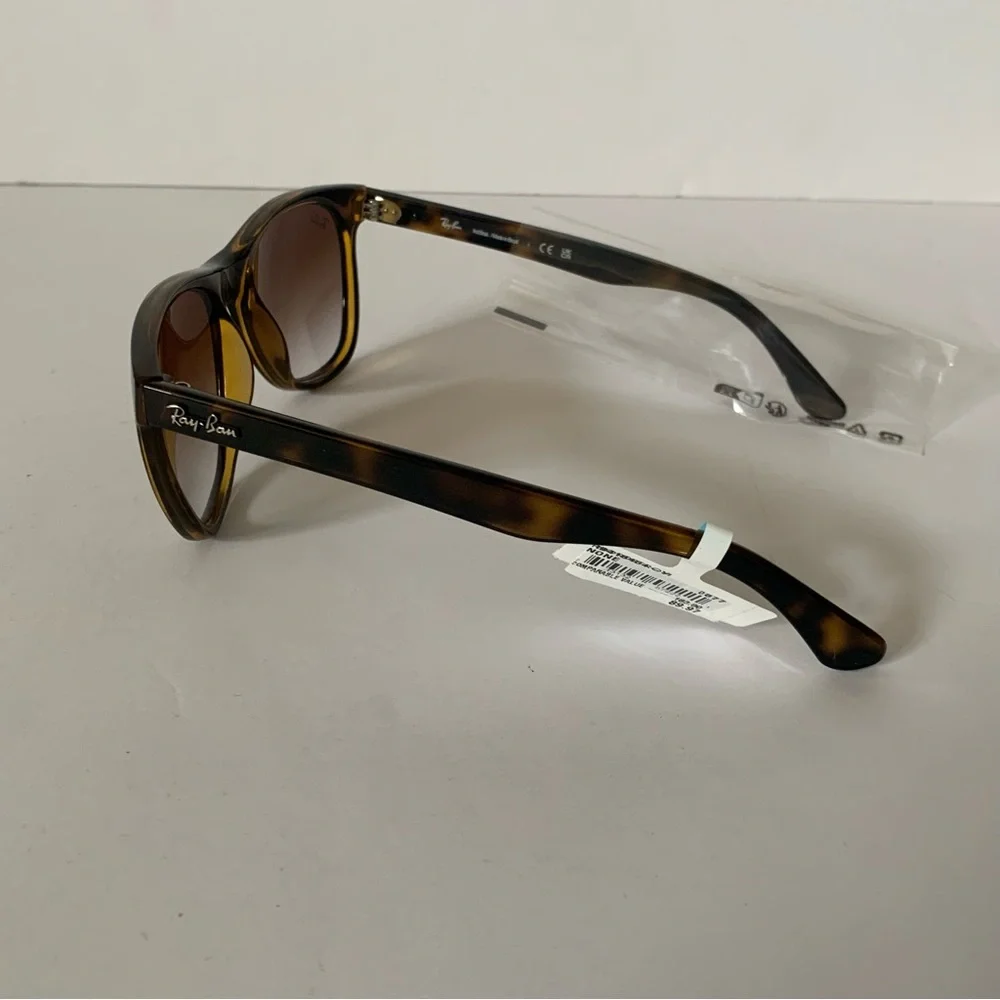 NWT. RAY-BAN 54mm Wayfarer Sunglasses